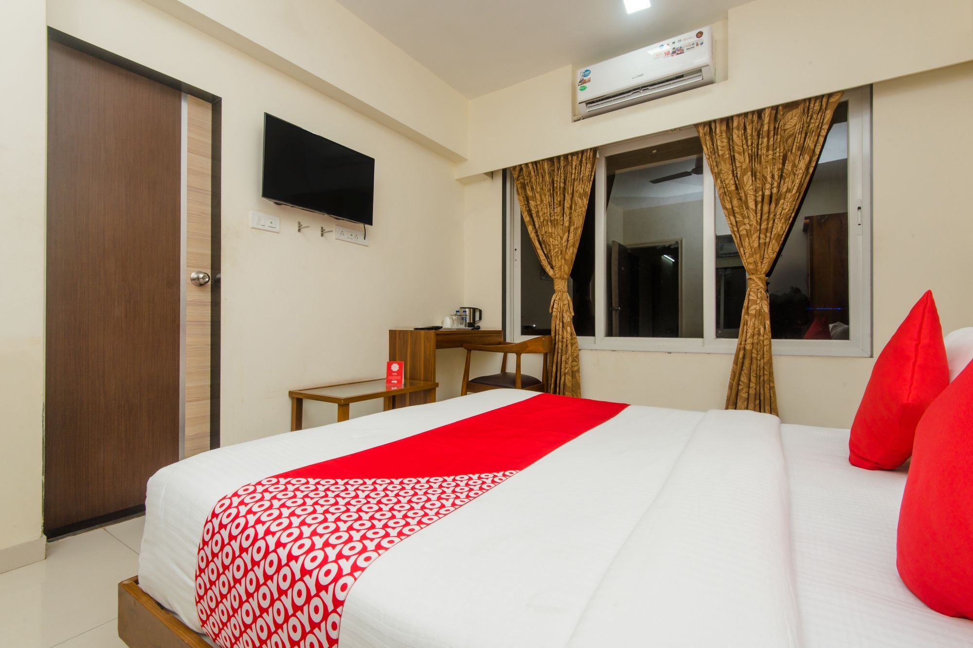 Oyo 11441 Hotel Blue Bells Residency 孟买 外观 照片