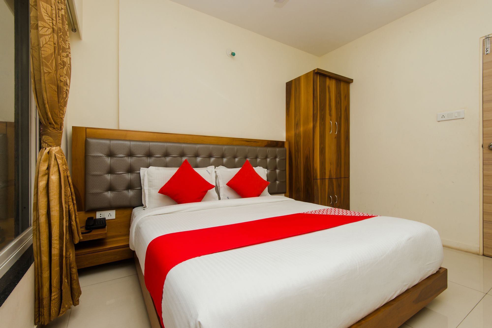 Oyo 11441 Hotel Blue Bells Residency 孟买 外观 照片