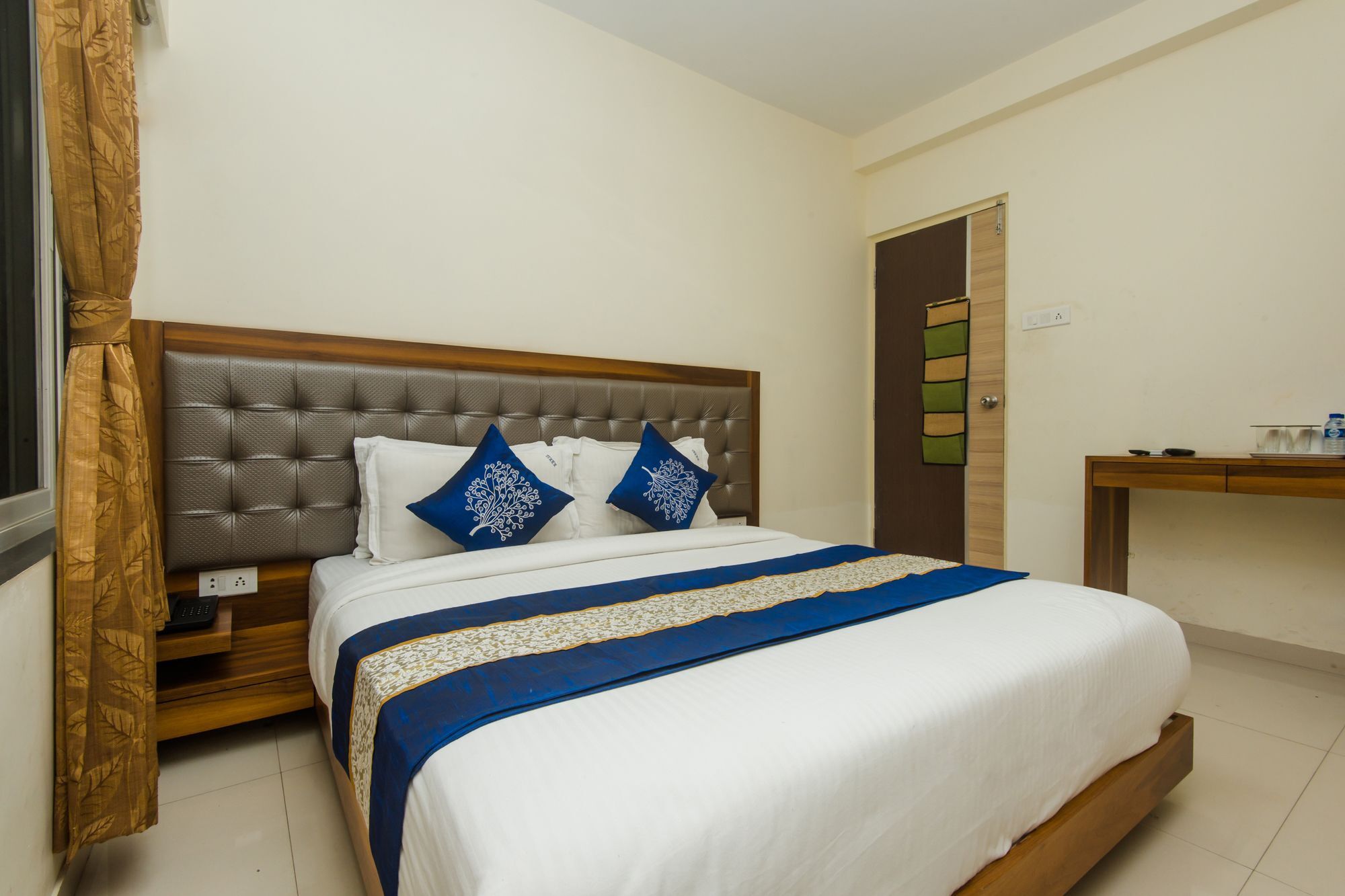 Oyo 11441 Hotel Blue Bells Residency 孟买 外观 照片