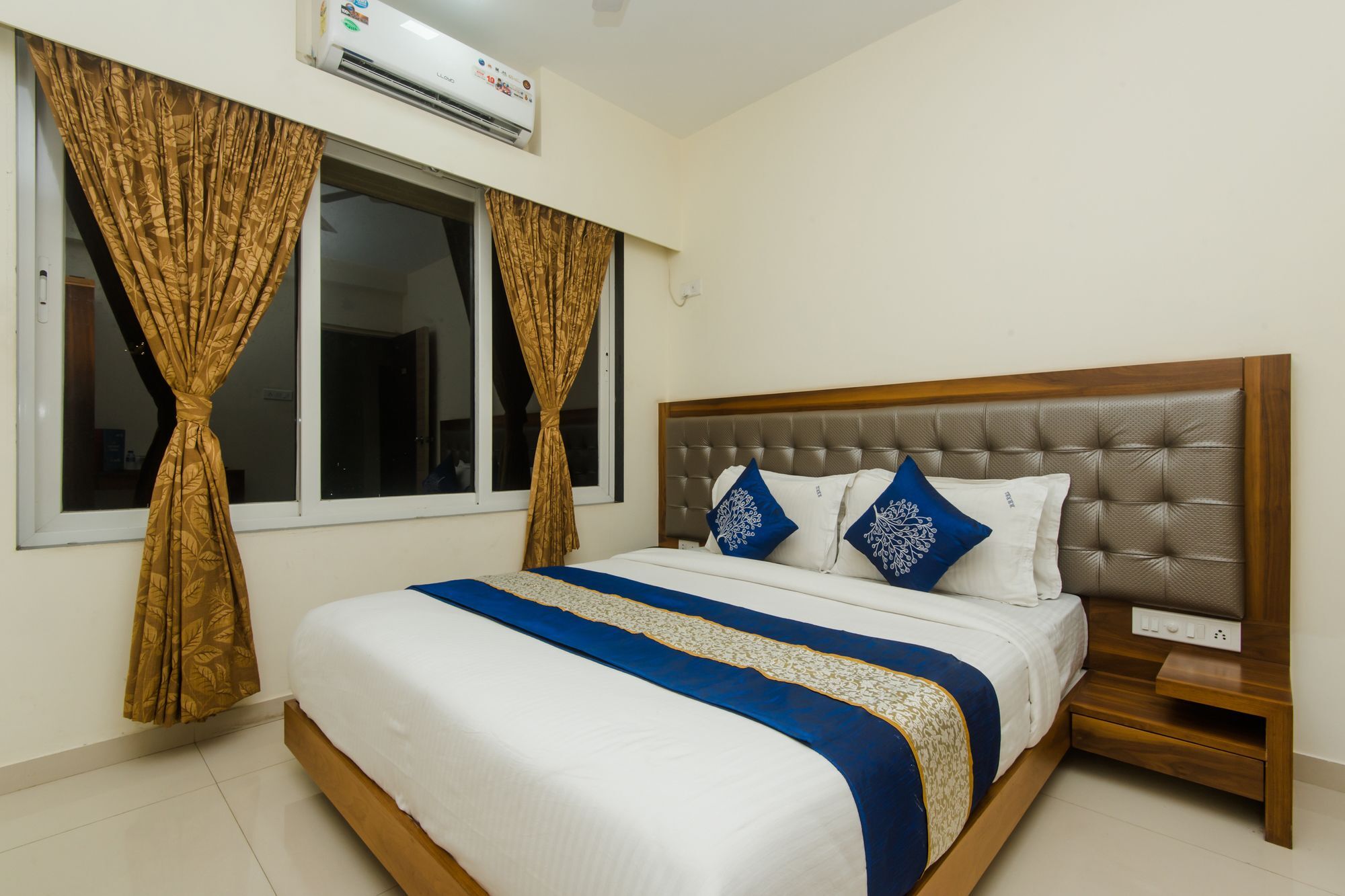 Oyo 11441 Hotel Blue Bells Residency 孟买 外观 照片
